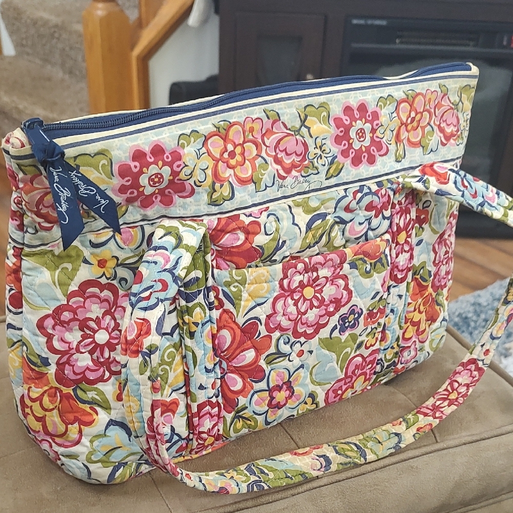 Vibrant Floral Quilted Shoulder Bag